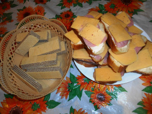 Картинка еда бутерброды +гамбургеры +канапе колбаса печенье вафли сыр хлеб