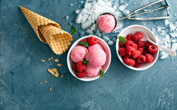 Картинка еда мороженое +десерты рожок вафельный лед малина