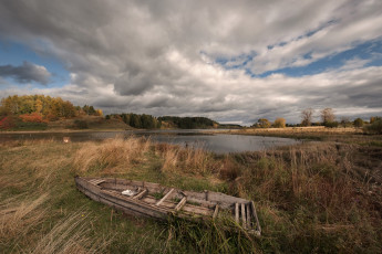 Картинка корабли лодки +шлюпки озеро лодка трава