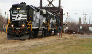 Картинка техника поезда железная дорога рельсы локомотив вагоны грузовой состав