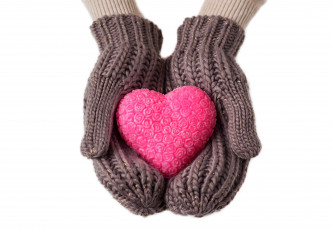 Картинка праздничные день+святого+валентина +сердечки +любовь gloves heart love winter зима перчатки сердце любовь