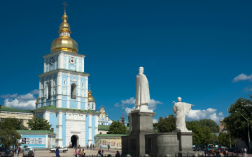 Картинка города -+православные+церкви +монастыри люди памятник михайловский собор лето небо украина киев площадь