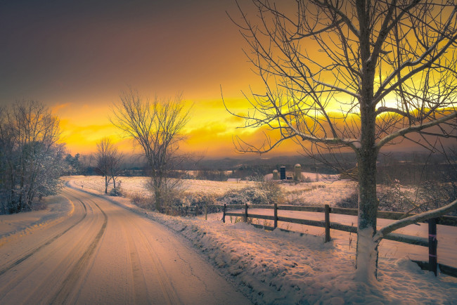 Обои картинки фото природа, зима, снег, дорога, вечер, зарево, облака, небо, деревья