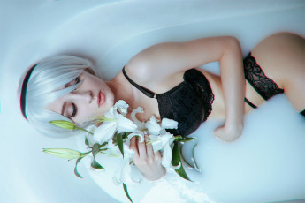 Картинка девушки kirdjava образ белье ванна лилии цветы