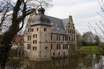 обоя bodelschwingh, castle, germany, города, дворцы, замки, крепости, замок, вода, деревья, весна