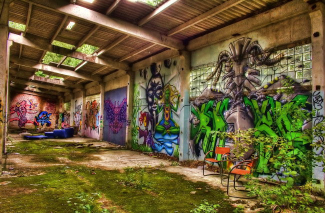 Обои картинки фото graffiti, разное, граффити, рисунки, стена, помещение