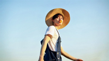 Картинка мужчины wang+zhuocheng актер шляпа цветок комбинезон небо