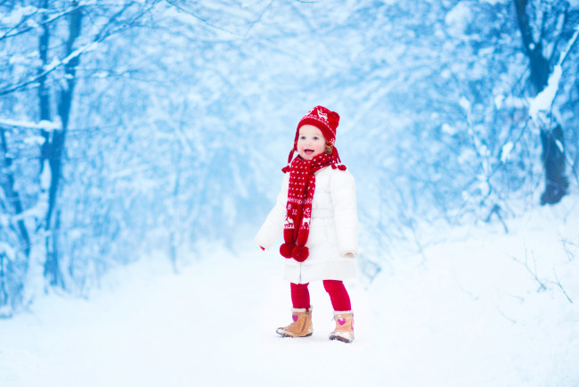 Обои картинки фото разное, дети, девочка, шуба, шарф, снег, лес