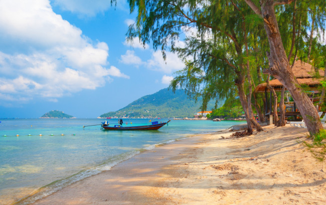 Обои картинки фото корабли, лодки,  шлюпки, пляж, тао, таиланд, красивая, тропический, море, пейзаж, природа, деревья, песок, небо, облака