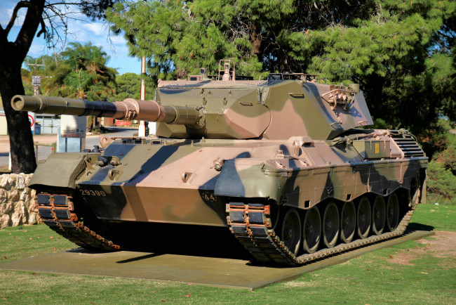 Обои картинки фото leopard, техника, военная техника, бронетехника, танк