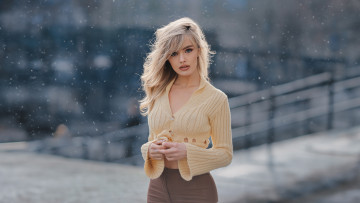 Картинка девушки -+блондинки +светловолосые блондинка улица зима снeг