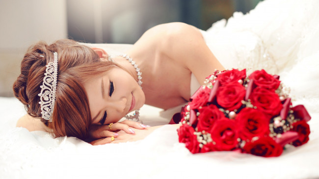 Обои картинки фото девушки, - невесты, азиатка, невеста, розы