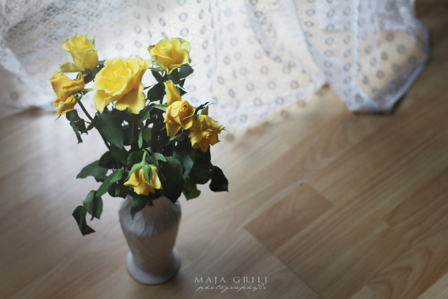 Обои картинки фото цветы, розы, букет, ваза, желтые