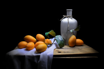 Картинка еда персики +сливы +абрикосы кувшин фрукты