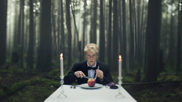 обоя мужчины, - unsort, природа, лес, свечи, стол, яблоко, парень