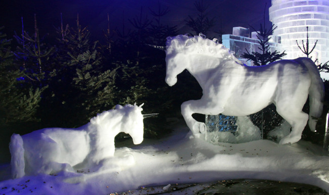 Обои картинки фото разное, фигуры из песка,  льда и снега, снег, лошади, скульптуры, вола, лёд