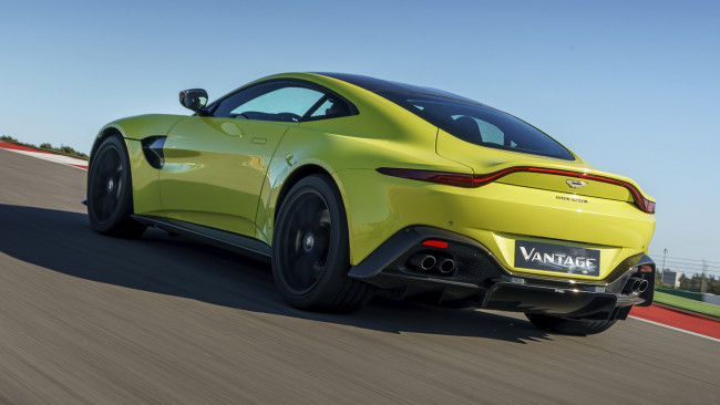 Обои картинки фото aston martin vantage 2019, автомобили, aston martin, vantage, aston, martin, салатовый, 2019