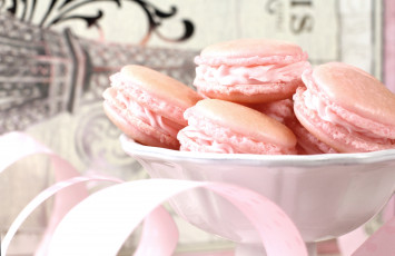 Картинка еда пирожные кексы печенье розовый крем пирожное