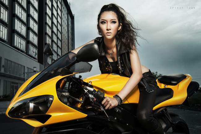 Обои картинки фото мотоциклы, мото, девушкой, kelly, khoa, nguyen, азиатка