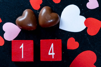 обоя праздничные, день святого валентина,  сердечки,  любовь, конфеты, сердечки, цифры
