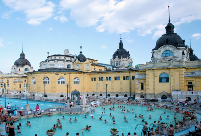 Обои картинки фото купальня, сечени, будапешт, венгрия, города, люди, бассейн