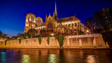 Картинка notre+dame+cathedral+in+paris города париж+ франция ночь собор река