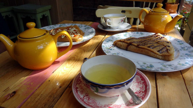 Обои картинки фото еда, блины,  оладьи, завтрак, чай