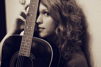 Картинка музыка -другое взгляд девушка гитара лицо