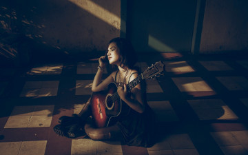 Картинка музыка -другое дверь гитара девушка