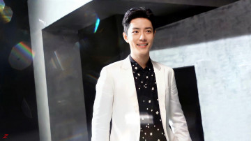 Картинка мужчины xiao+zhan актер пиджак блики