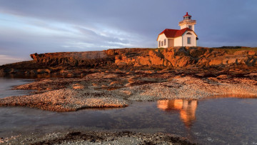 Картинка природа маяки маяк галька камни побережье