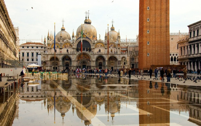 Обои картинки фото st, mark`s, square, города, венеция, италия, площадь, отражение, храм, здания