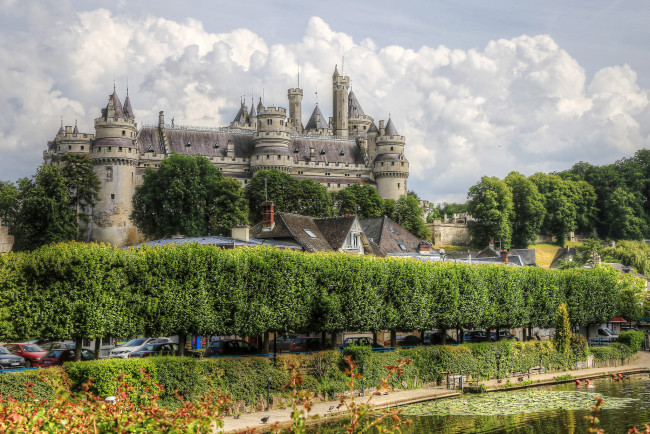 Обои картинки фото chateau de pierrefonds,  france, города, замки франции, парк, замок, река