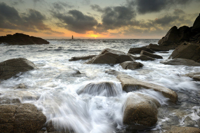 Обои картинки фото природа, побережье, море, закат, камни, пейзаж
