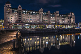 Картинка города осло+ норвегия осло отражение дома гавань огни ночь