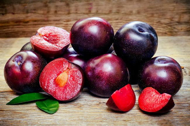 Обои картинки фото еда, персики,  сливы,  абрикосы, чернослив, фрукты, сливы, plum