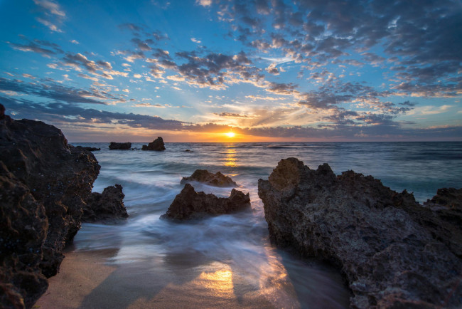 Обои картинки фото природа, восходы, закаты, берег, море, рассвет, камни