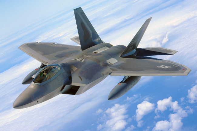 Обои картинки фото авиация, боевые, самолёты, f-22, пилот, небо, полёт, истребитель, пятое, поколение