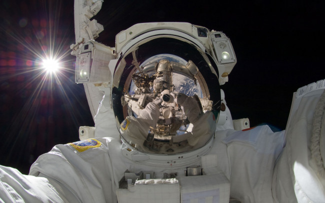 Обои картинки фото astronaut, космос, астронавты, космонавты, станция, скафандр, астронавт