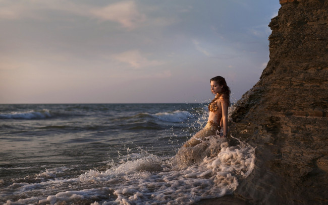 Обои картинки фото девушки, -unsort , креатив, русалка, море, океан, скала