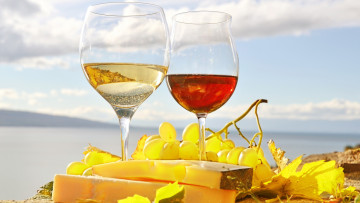 Картинка еда напитки +вино вино бокалы сыр виноград
