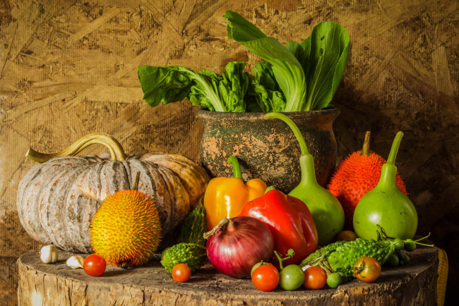 Обои картинки фото еда, овощи, тыква, лук, перец, помидоры