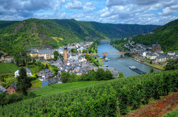 Картинка cochem+on+the+mosel+river города -+панорамы шпиль мост река