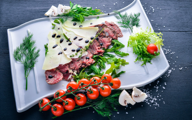 Обои картинки фото еда, мясные блюда, грибы, sauce, помидоры-черри, meal, нарезка, соль, veal, italian, сыр, parmesan, зелень, мясо, томаты