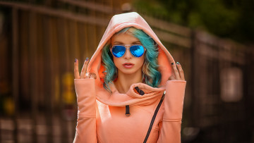 Картинка девушки екатерина+енокаева екатерина енокаева женщины крашеные волосы солнцезащитные очки капюшон русские