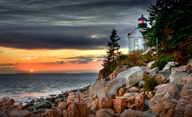 Обои картинки фото bass, harbor, head, lighthouse, природа, маяки, море, закат, камни