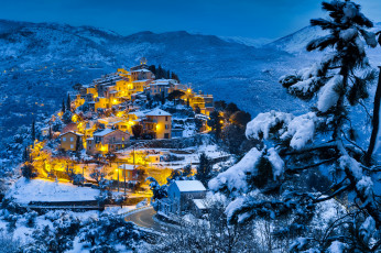 Картинка города пейзажи лес поселок снег горы вечер зима