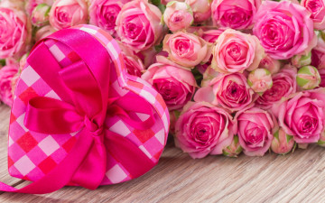 обоя праздничные, день святого валентина,  сердечки,  любовь, розовые, розы, лепестки, цветы, сердце