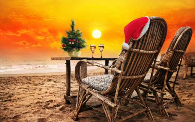 Обои картинки фото праздничные, - разное , новый год, happy, пляж, c, новым, годом, sea, sand, beach, christmas, new, year, песок, море, закат