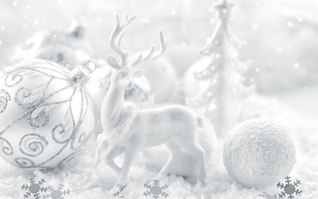 Обои картинки фото праздничные, фигурки, снежинки, шар, christmas, рождество, новый, год, олень, фигурка, снег, ёлки, белое, блёстки